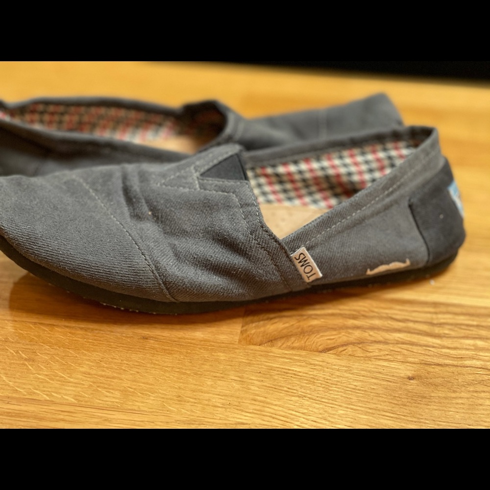 Toms shoes
